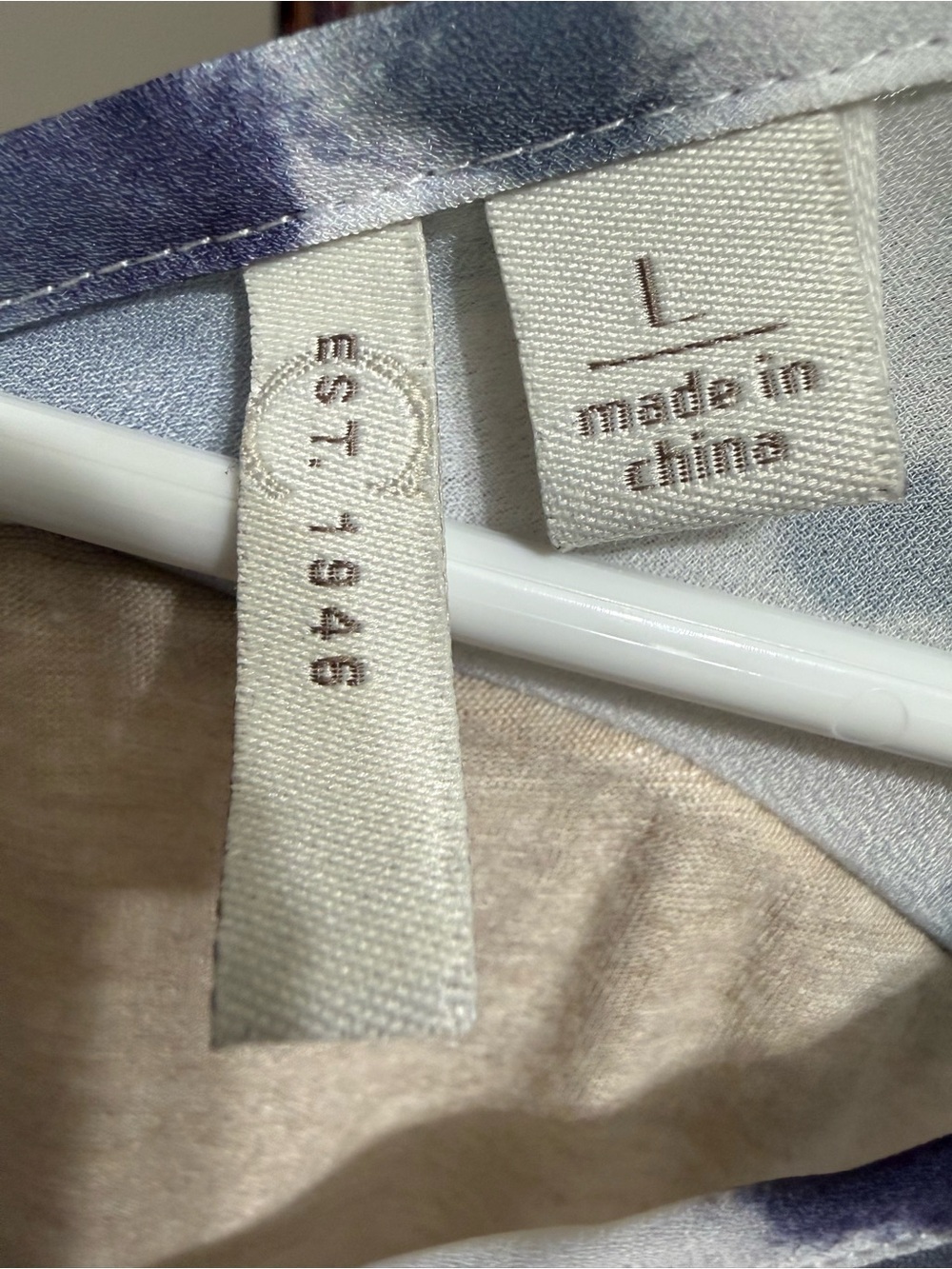 EST 1946 V-Neck Tie-Dye Dolman Blouse in Navy and Beige Large - Picture 7 of 7